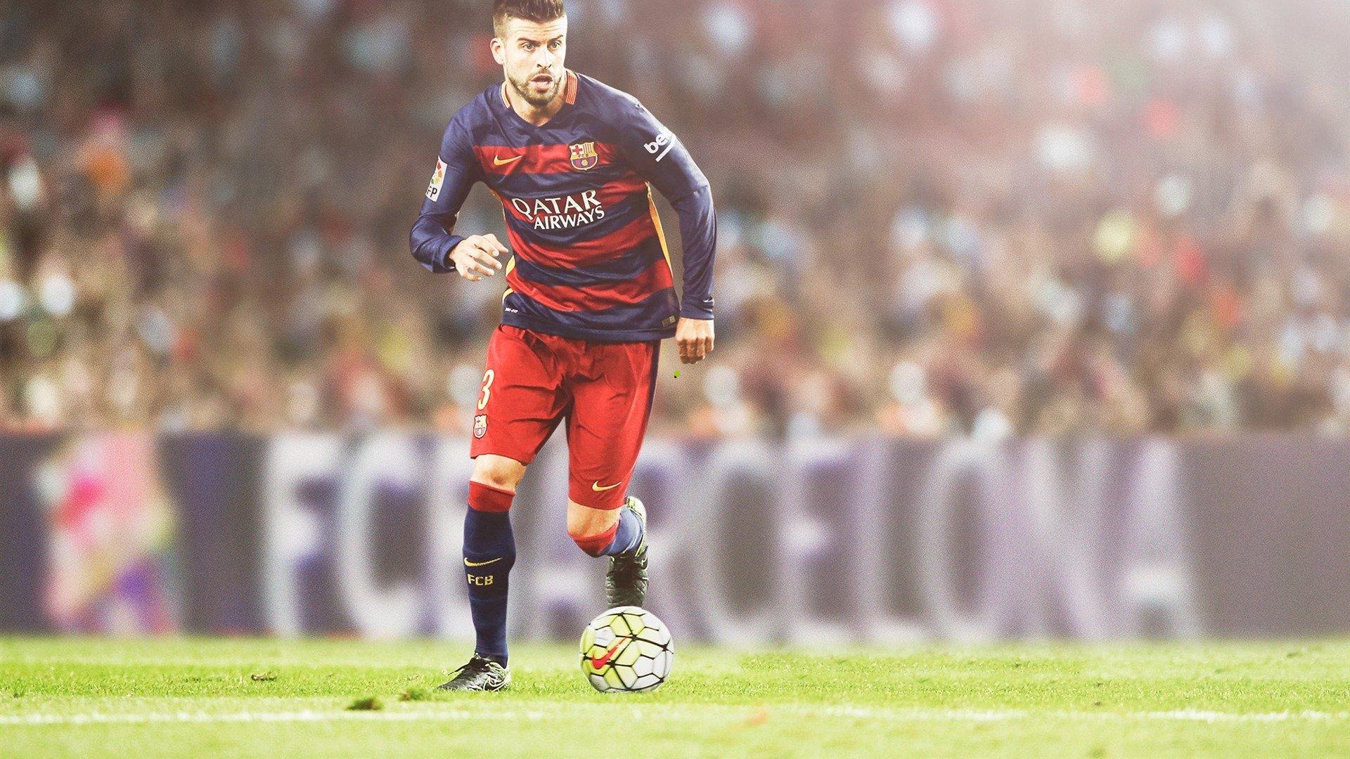 法尔克披露，于帕梅卡诺续约拜仁为首选，巴黎与皇马列入考量